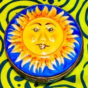 ☀️LIMOGES☀️ VTG PORCELAIN SUN FACE HAND PAINTED TRINKET BOX MADE IN FRANCE🇫🇷